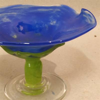 Mundblæst glas opsats, i blå og grøn.